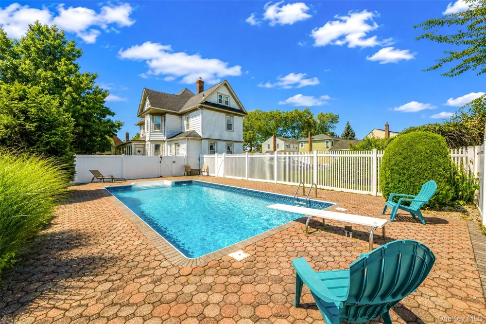 871 Rockaway Avenue Valley Stream, NY 11581