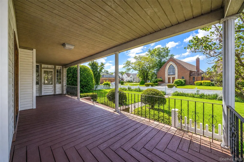 871 Rockaway Avenue Valley Stream, NY 11581