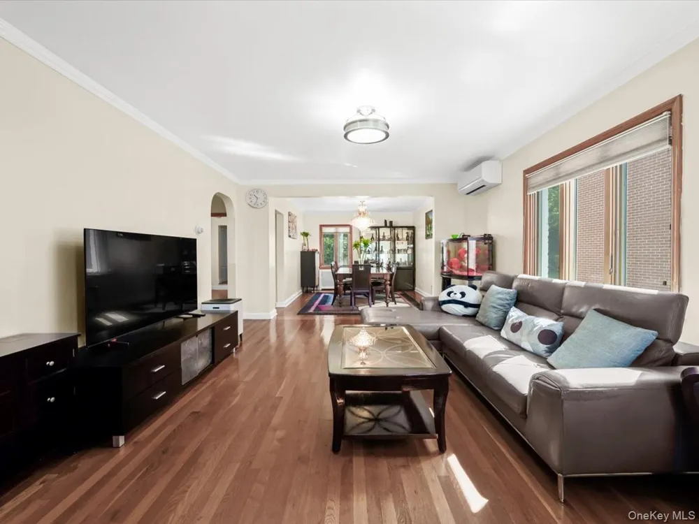 7307 185th Street Fresh Meadows, NY 11366