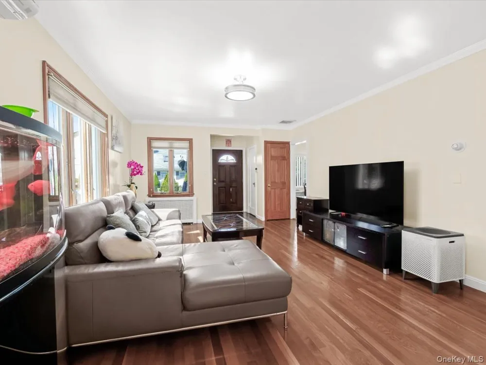 7307 185th Street Fresh Meadows, NY 11366