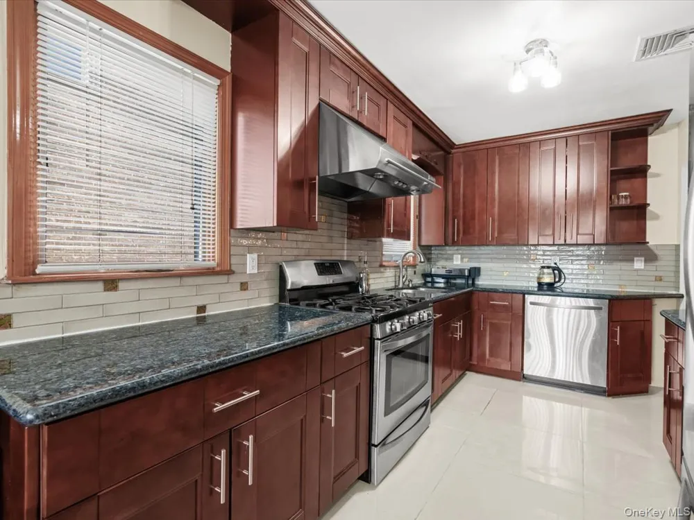7307 185th Street Fresh Meadows, NY 11366