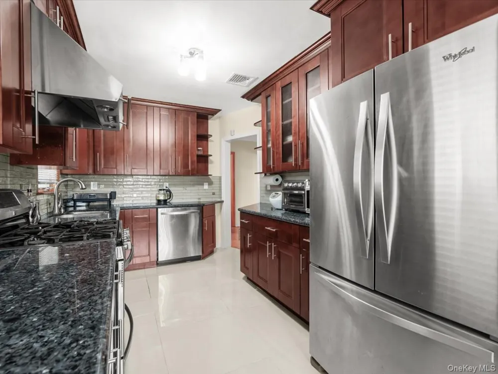 7307 185th Street Fresh Meadows, NY 11366