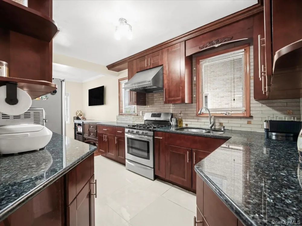 7307 185th Street Fresh Meadows, NY 11366