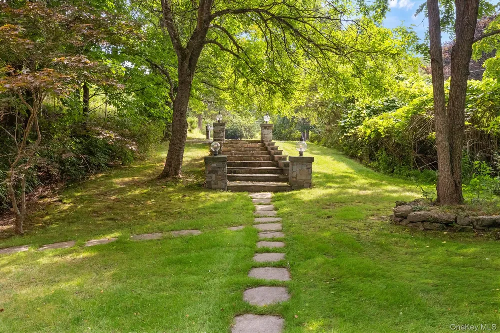 5 Link Road Ghent, NY 12075