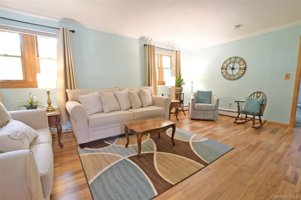 4 Huck Finn Lane Shoreham, NY 11786