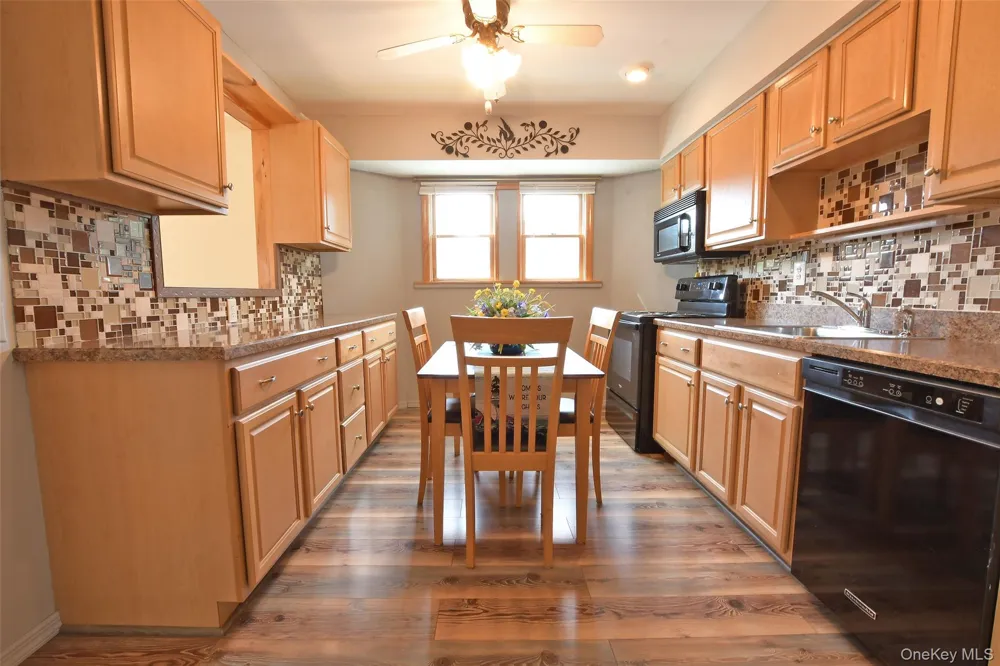 4 Huck Finn Lane Shoreham, NY 11786