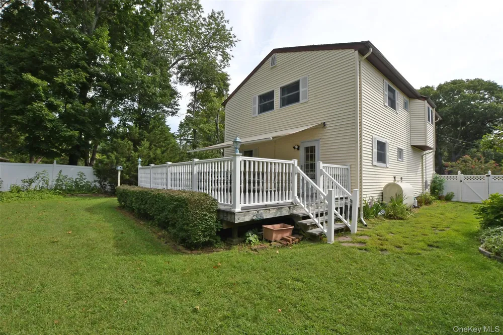 4 Huck Finn Lane Shoreham, NY 11786