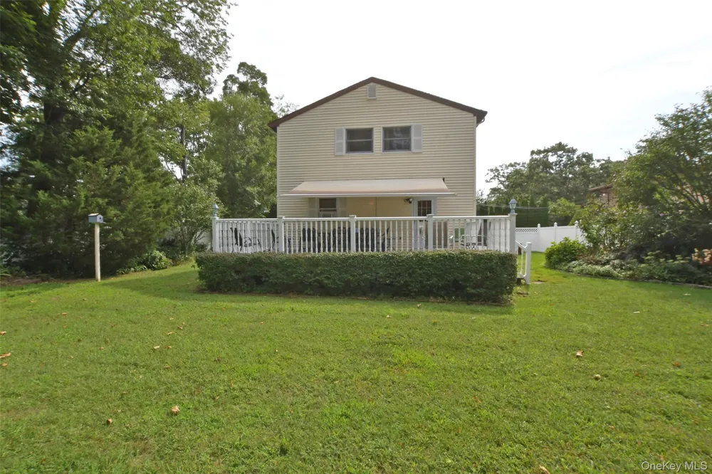 4 Huck Finn Lane Shoreham, NY 11786
