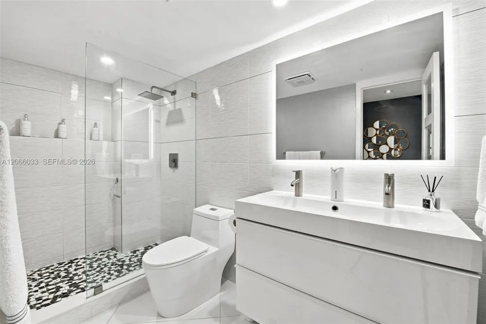 1360 S Ocean Blvd #2305 Pompano Beach, FL 33062