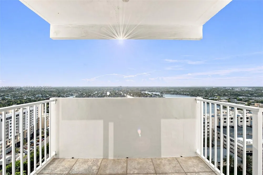 1360 S Ocean Blvd #2305 Pompano Beach, FL 33062