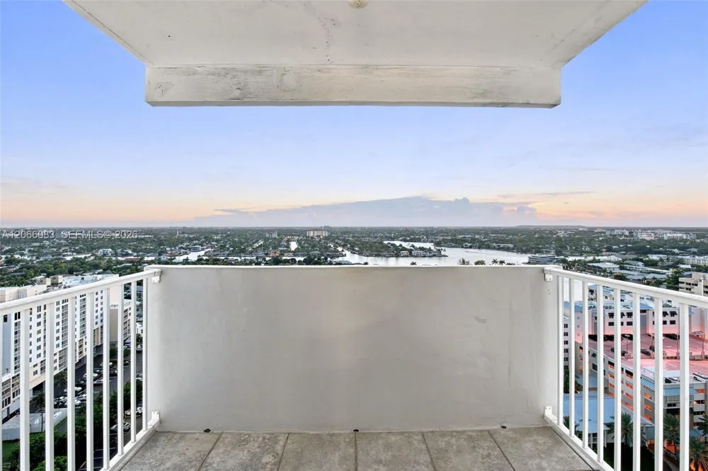 1360 S Ocean Blvd #2305 Pompano Beach, FL 33062