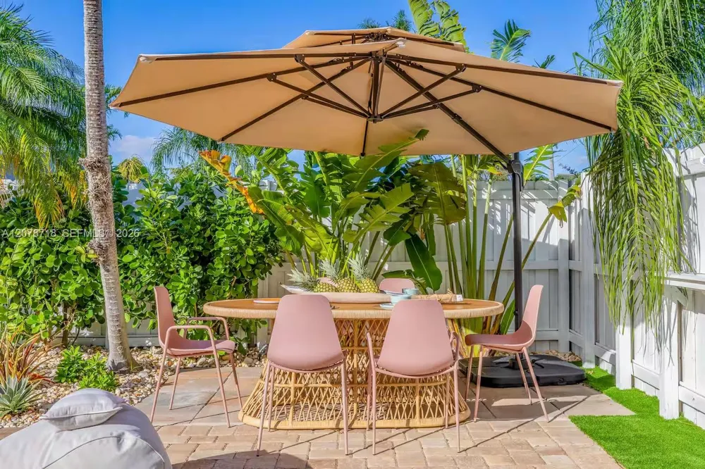 1743 NE 16th St Fort Lauderdale, FL 33304