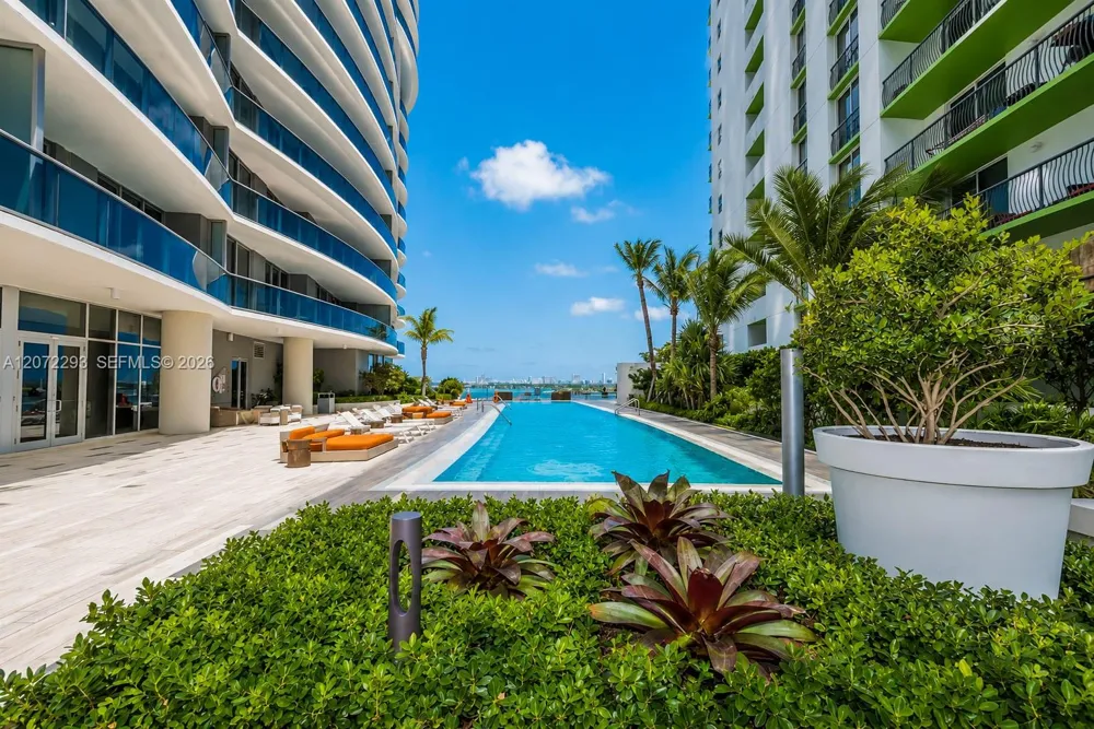 488 NE 18th St #4406 Miami, FL 33132