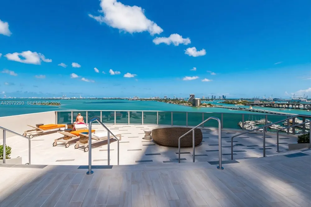 488 NE 18th St #4406 Miami, FL 33132