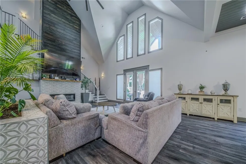 1529 Neelley Road Pleasant Garden, NC 27313