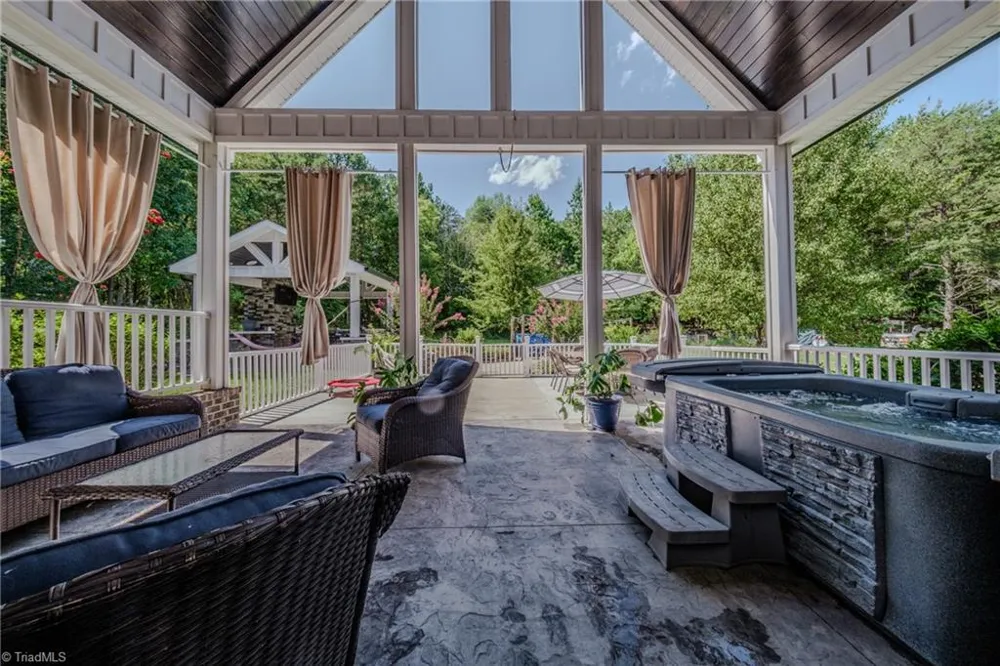 1529 Neelley Road Pleasant Garden, NC 27313