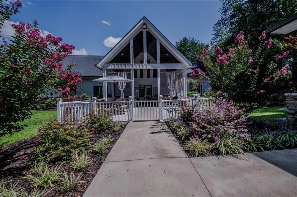 1529 Neelley Road Pleasant Garden, NC 27313
