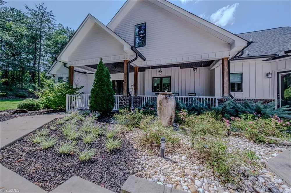 1529 Neelley Road Pleasant Garden, NC 27313