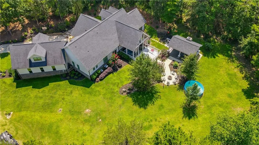 1529 Neelley Road Pleasant Garden, NC 27313