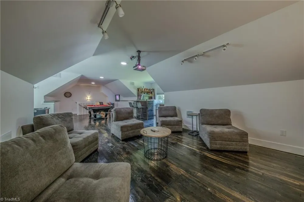 1529 Neelley Road Pleasant Garden, NC 27313