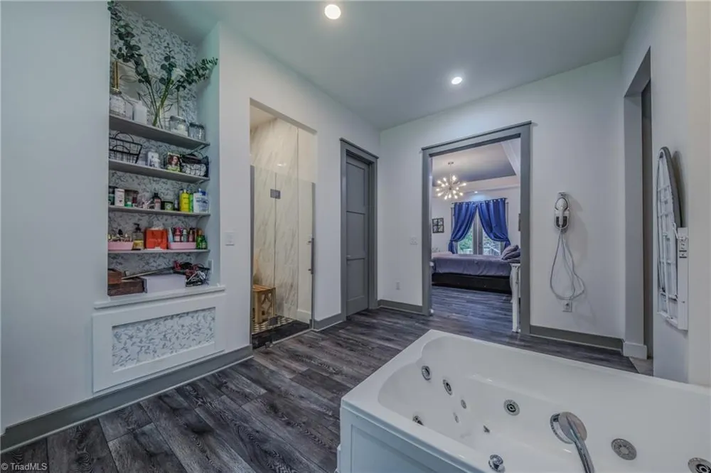 1529 Neelley Road Pleasant Garden, NC 27313