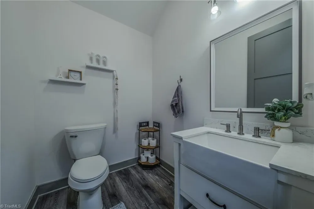 1529 Neelley Road Pleasant Garden, NC 27313