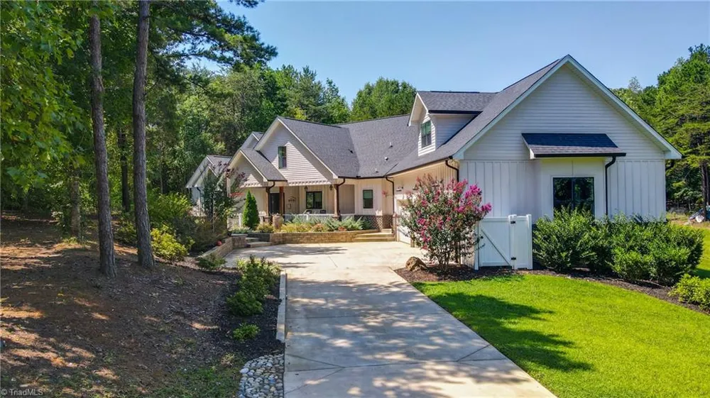 1529 Neelley Road Pleasant Garden, NC 27313