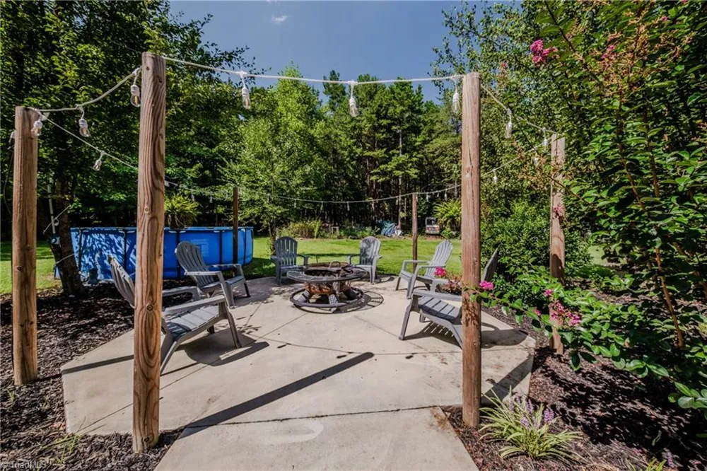 1529 Neelley Road Pleasant Garden, NC 27313