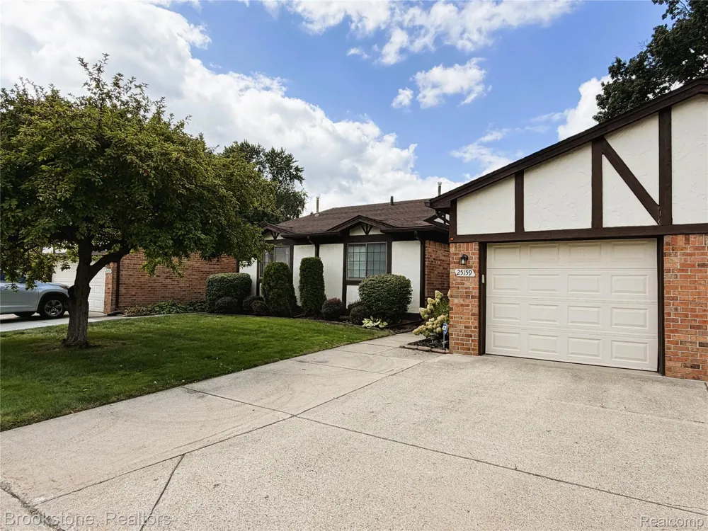 25159 Joanne Smith Drive Warren City, MI 48091