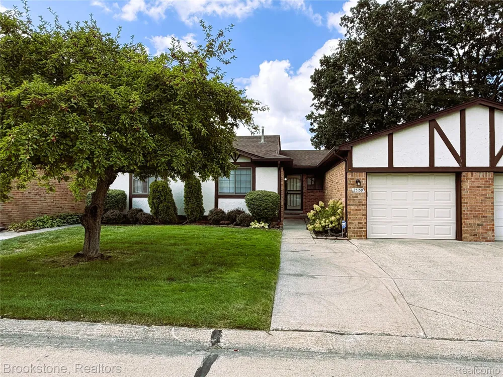 25159 Joanne Smith Drive Warren City, MI 48091