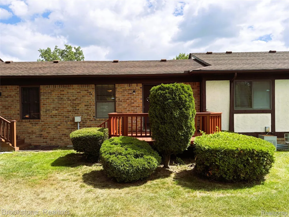 25159 Joanne Smith Drive Warren City, MI 48091
