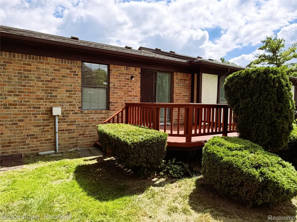 25159 Joanne Smith Drive Warren City, MI 48091