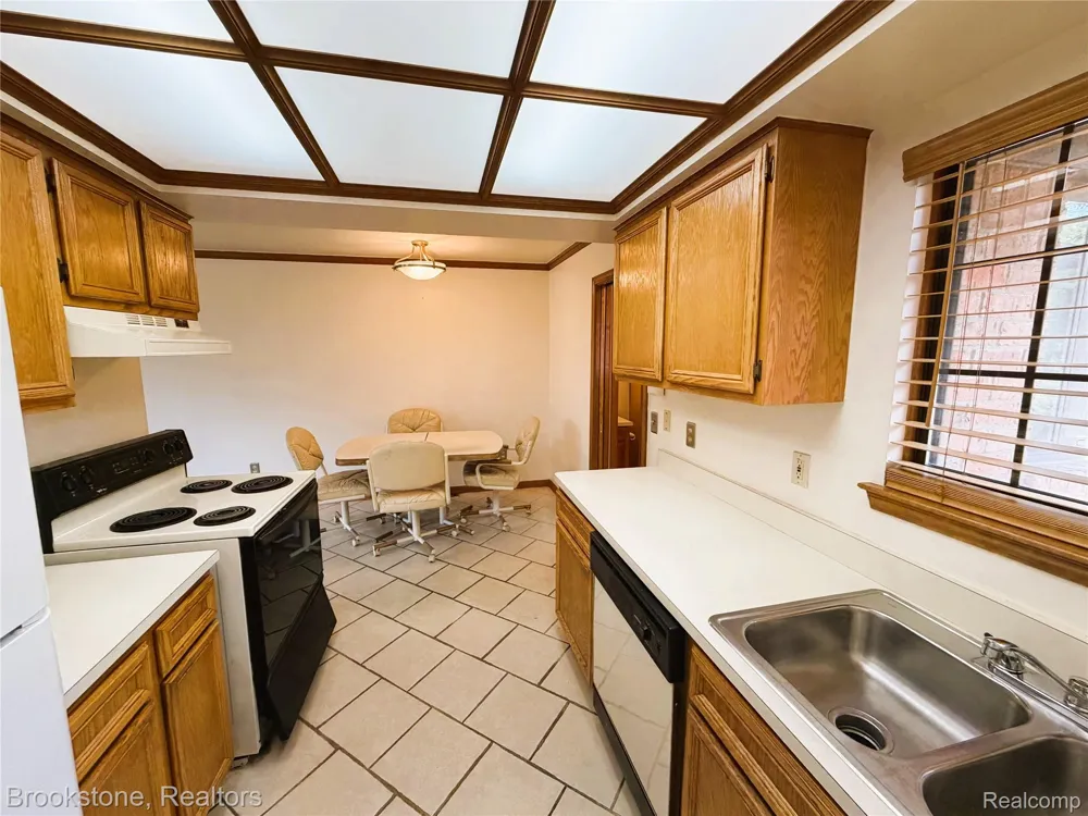 25159 Joanne Smith Drive Warren City, MI 48091