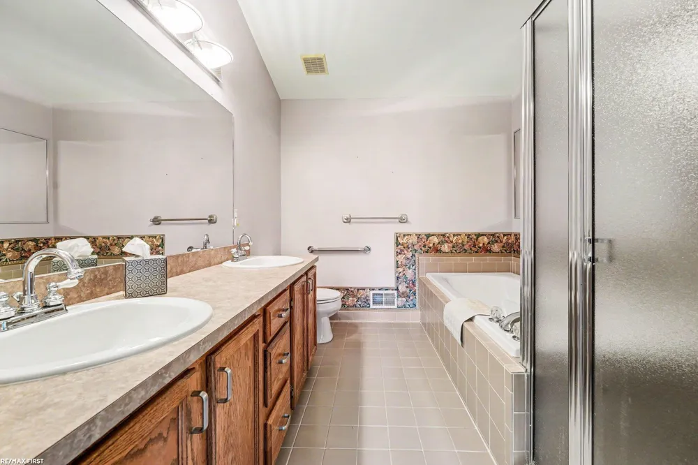 52109 E Westgrove Ct. Court Macomb Township, MI 48042