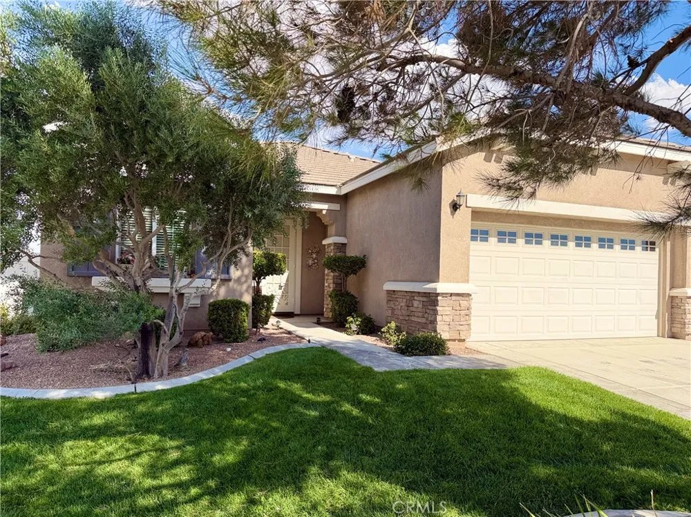 10115 Wilmington Lane Apple Valley, CA 92308