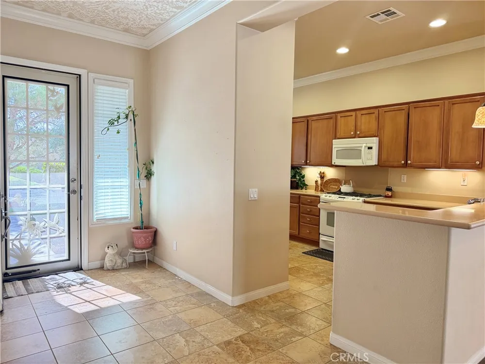 10115 Wilmington Lane Apple Valley, CA 92308