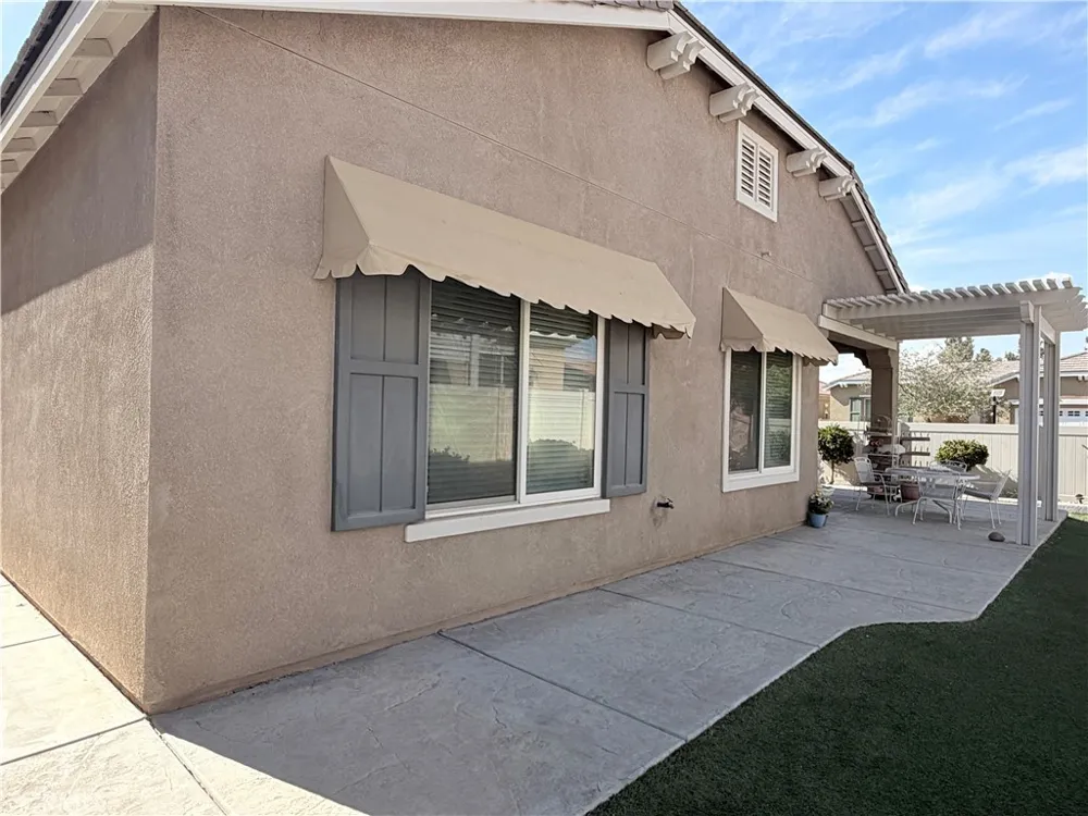 10115 Wilmington Lane Apple Valley, CA 92308