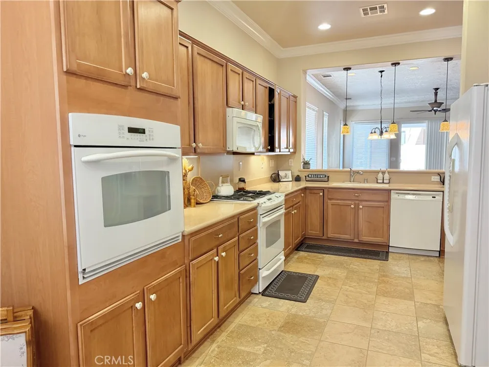 10115 Wilmington Lane Apple Valley, CA 92308