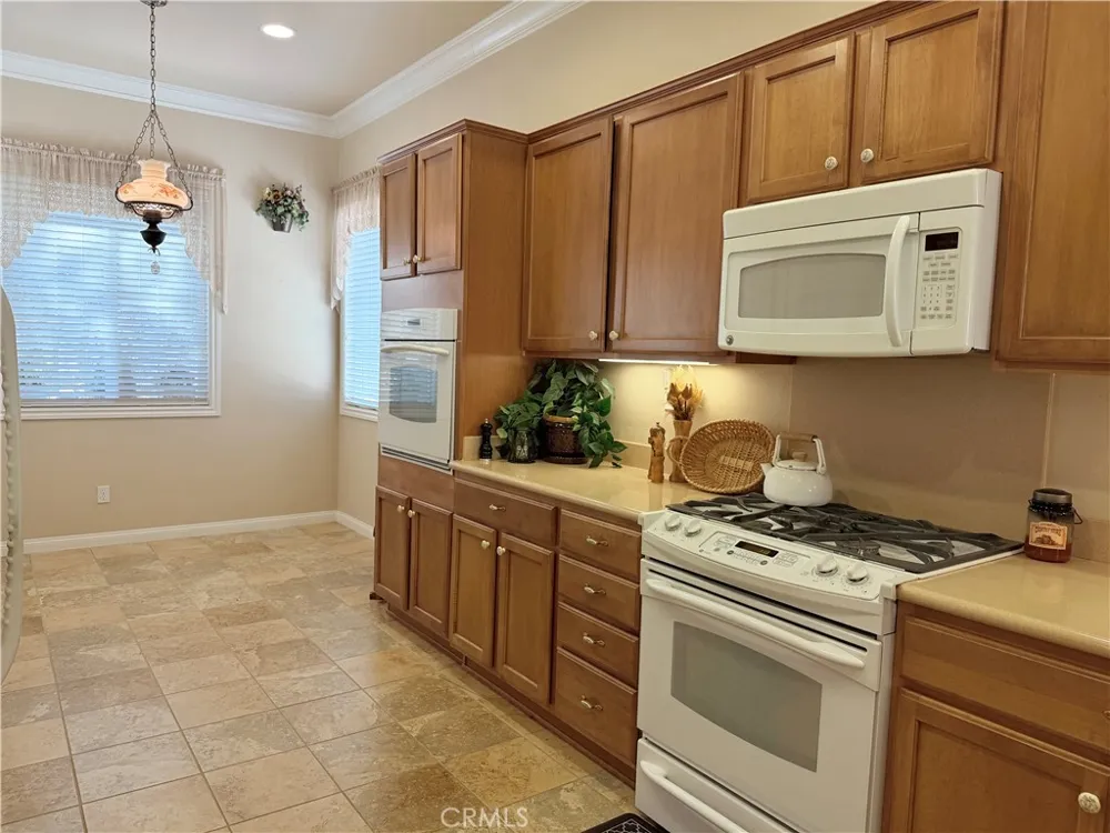 10115 Wilmington Lane Apple Valley, CA 92308
