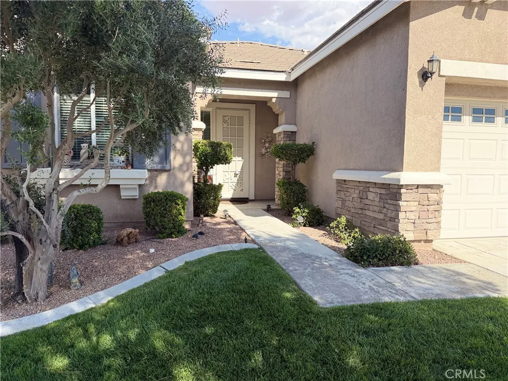 10115 Wilmington Lane Apple Valley, CA 92308