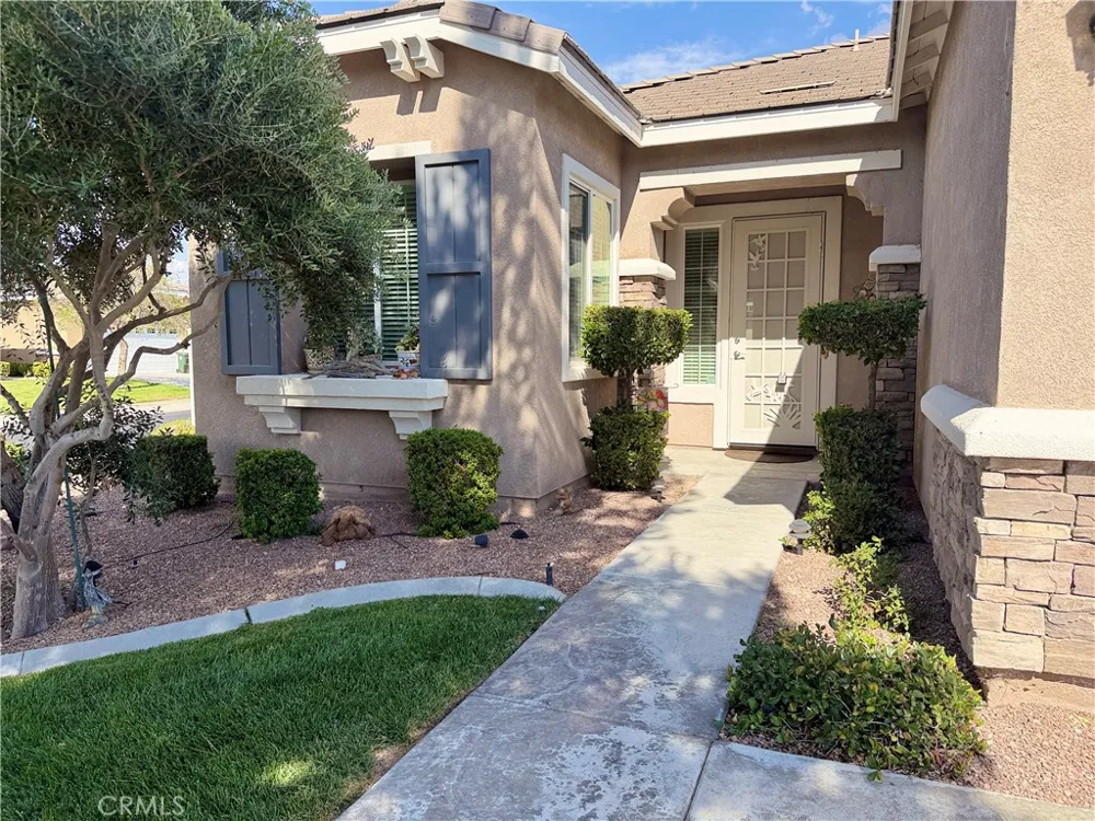 10115 Wilmington Lane Apple Valley, CA 92308