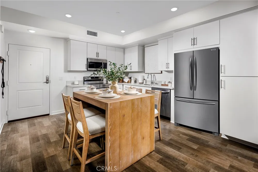 9001 Cerise Lane #103 Cypress, CA 90630