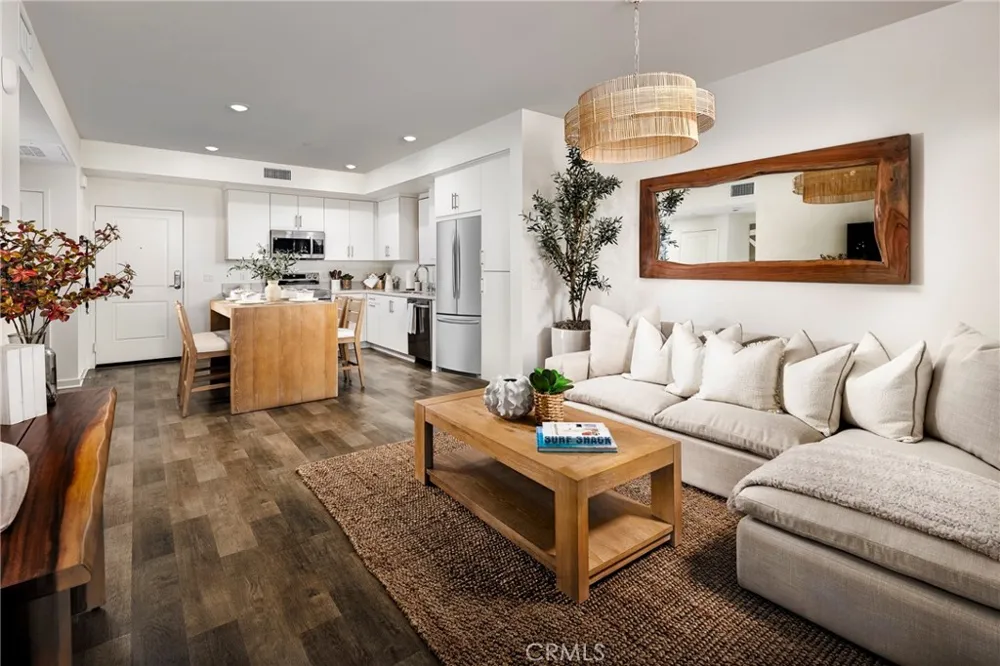 9001 Cerise Lane #103 Cypress, CA 90630
