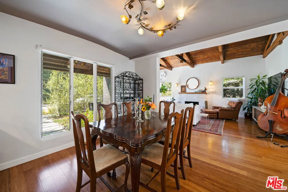 2817 Virginia Avenue Santa Monica, CA 90404