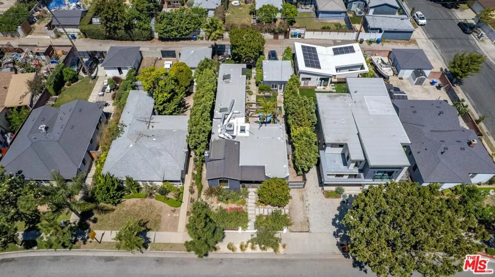 2817 Virginia Avenue Santa Monica, CA 90404