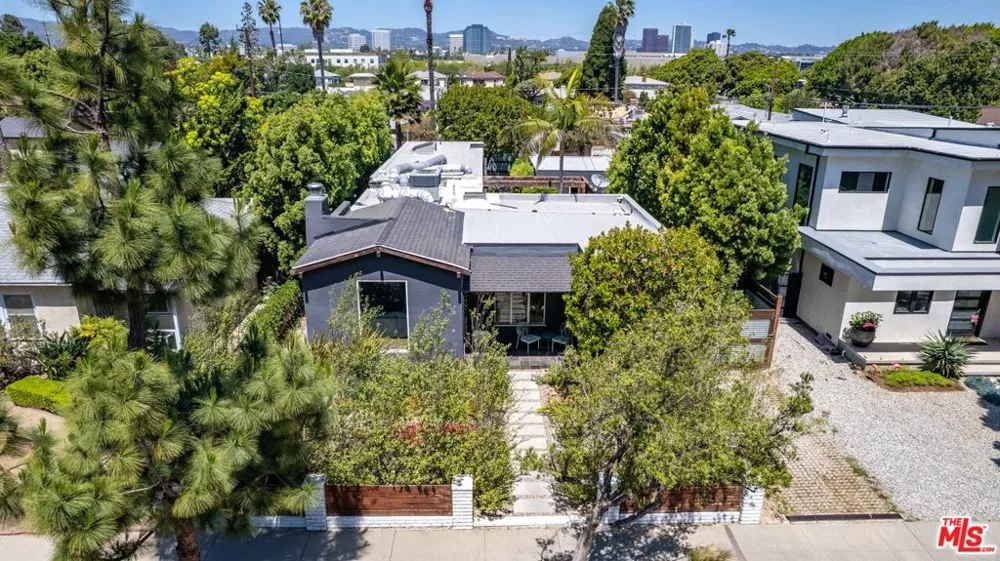 2817 Virginia Avenue Santa Monica, CA 90404