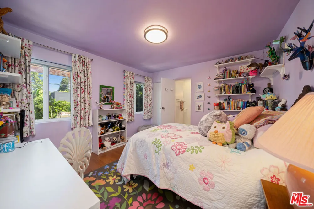 2817 Virginia Avenue Santa Monica, CA 90404