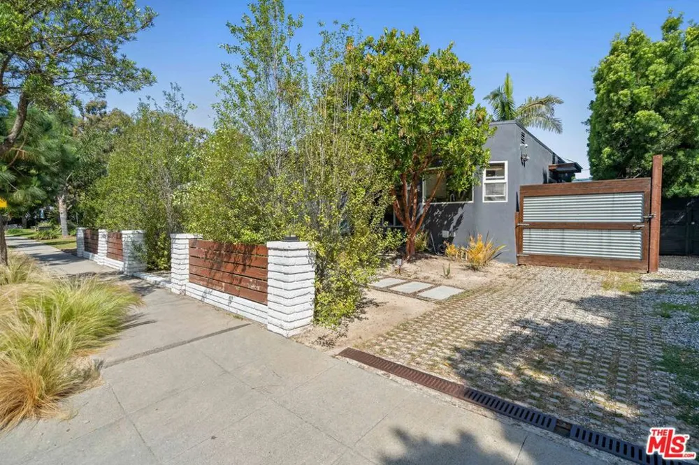 2817 Virginia Avenue Santa Monica, CA 90404