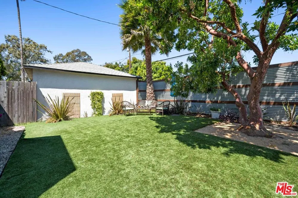 2817 Virginia Avenue Santa Monica, CA 90404