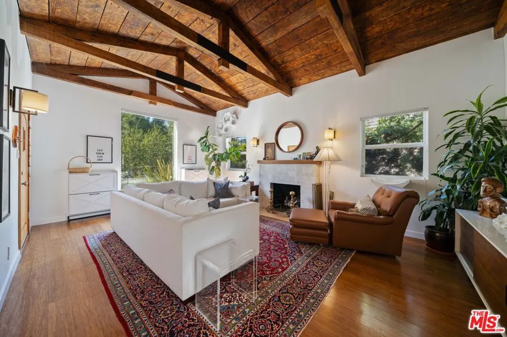 2817 Virginia Avenue Santa Monica, CA 90404